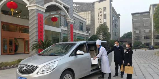 九华旅游西峰山庄、大九华宾馆开通“疫情服务直通车” 为市民提供平价餐饮